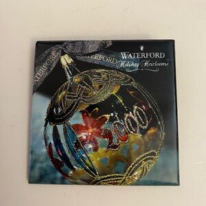 Waterford Holiday Heirlooms 2000 button